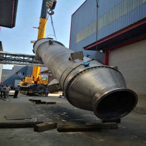 鈦鉬鎳合金換熱器安全裝現(xiàn)場(chǎng)